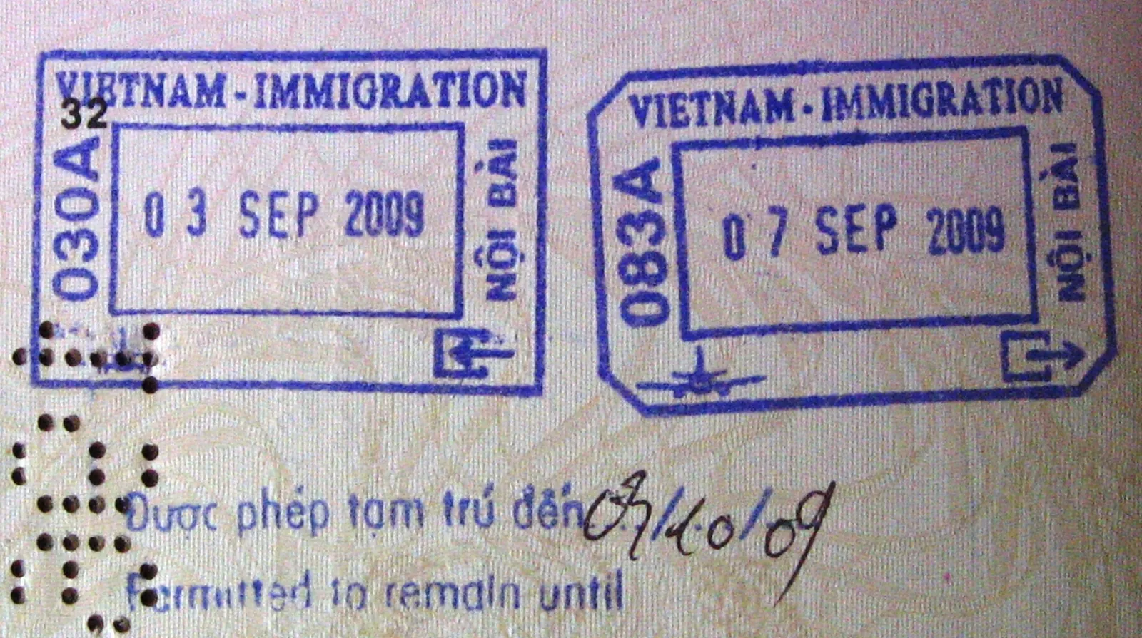 Vietnamske immigrasjonsstempler fra Noi Bai lufthavn i et pass